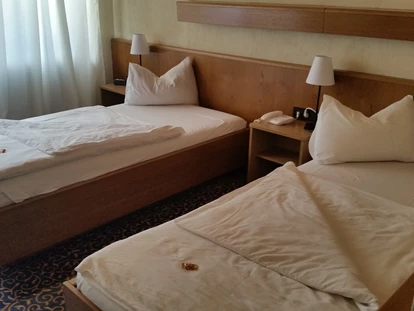 Monteurwohnung - Bettwäsche: Bettwäsche inklusive - Schwarzwald - Zimmer mit zwei Einzelbetten - Hotel Tannenhof