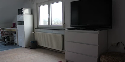 Monteurwohnung - Küche: eigene Küche - Horben - Wohnraum - Appartement am Elzdamm nahe Freiburg/Europapark