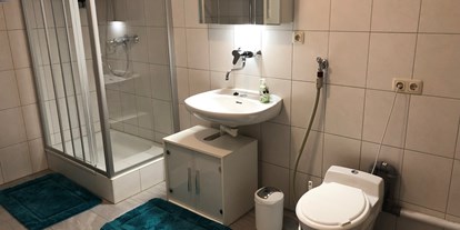 Monteurwohnung - Badezimmer: eigenes Bad - Altötting - Neu renovierte Wohnung
