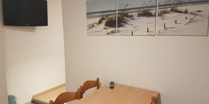 Monteurwohnung - Zimmertyp: Doppelzimmer - Schwendi Orsenhausen - Ferienwohnung 1 - Esstisch - FeWo Noherr