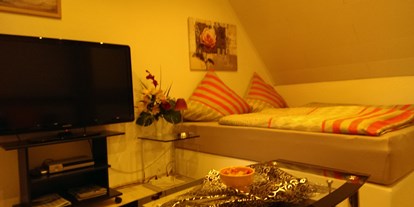Monteurwohnung - Bettwäsche: Bettwäsche inklusive - Krummhörn - Schlafzimmer Studio-Appartement - Haus Weda