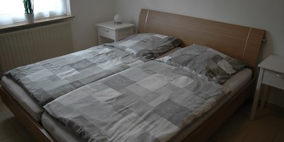 Monteurwohnung - Bettwäsche: Bettwäsche inklusive - PLZ 45472 (Deutschland) - Schlafzimmer unten - Ferienwohnung Alstaden