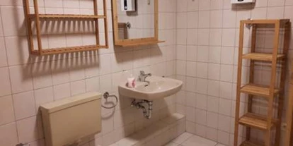 Monteurwohnung - Kühlschrank - PLZ 45879 (Deutschland) - Badezimmer - Ferienwohnung Alstaden