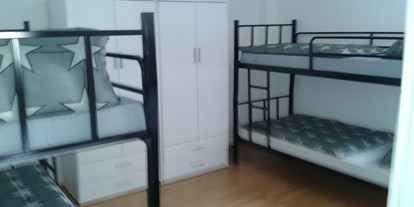 Monteurwohnung - Zimmertyp: Mehrbettzimmer - Stadecken-Elsheim - Frisch renoviert, ausgestattet mit neuen Betten, Schränken, Kühlschrank und neuer Bettwäsche. - Pamela´s Hostel