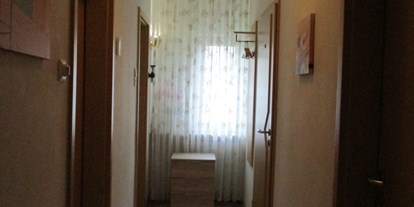 Monteurwohnung - Badezimmer: eigenes Bad - Bohmte - Flur - Ferienwohnung OG