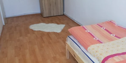 Monteurwohnung - Kühlschrank - PLZ 2231 (Österreich) - Voll möbliertes Einzelzimmer