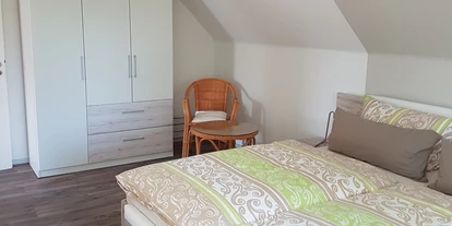 Monteurwohnung - Art der Unterkunft: Ferienwohnung - Niedersachsen - Schlafzimmer mit Doppelbett 180/200m - Eva´s Ferienwohnung