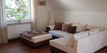 Monteurwohnung - Kühlschrank - Pegestorf - Wohnzimmer - Eva´s Ferienwohnung