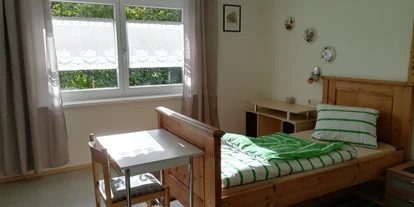 Monteurwohnung - Zimmertyp: Einzelzimmer - Schönberg im Stubaital - Einbettzimmer mit TV und Kühschrank - Haus Köll
