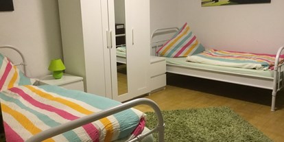 Monteurwohnung - Bettwäsche: Bettwäsche inklusive - Langlingen - Zweibettzimmer  -  Pension am Pilgerweg 