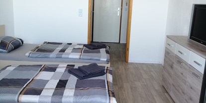 Monteurwohnung - Zimmertyp: Doppelzimmer - Elbe - Mitten in der City von Salzgitter Lebenstedt! 1 ZW mit 2 Betten, Balkon, WLAN, Fernseher, Bad, Küche
