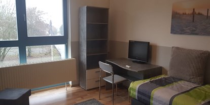 Monteurwohnung - Badezimmer: eigenes Bad - Mega Monteurzimmer in Appartement mit 148 qm in Bleichenbach 38 km von Frankfurt am Main entfernt 