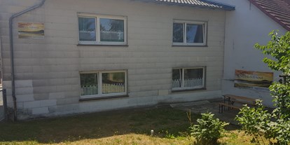 Monteurwohnung - Kühlschrank - Hessen Nord - Monteurzimmer Knüll Sonne bis zu 20 Personen, also speak polish