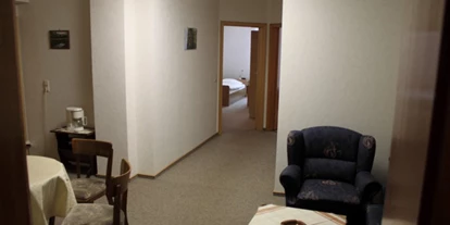 Monteurwohnung - Zimmertyp: Doppelzimmer - Seedorf (Rotenburg (Wümme)) - Aufenthaltsraum - Tietjens Gasthof, sauberes Zimmer mit eigenem Badezimmer