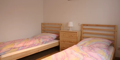 Monteurwohnung - Rohrsheim - Schlafzimmer mit Einzelbetten  - Ferienhaus Abel - top Ausstattung, zentrale Lage