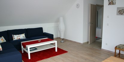 Monteurwohnung - Kühlschrank - PLZ 06484 (Deutschland) - Wohnung Dachgeschoss groß, Ansicht 2 - Ferienhaus Abel - top Ausstattung, zentrale Lage