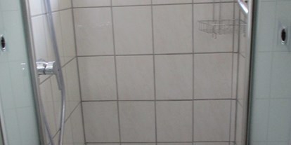 Monteurwohnung - Badezimmer: eigenes Bad - Küps - Dusche - Wruck,bei alf und inge