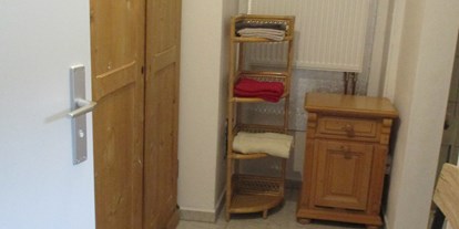 Monteurwohnung - Kühlschrank - Untersteinach - Vorraum Dusche/WC - Wruck,bei alf und inge