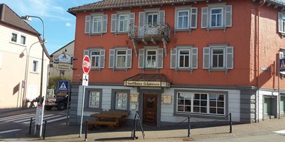 Monteurwohnung - Zimmertyp: Mehrbettzimmer - Fahrenbach (Neckar-Odenwald-Kreis) - Aussenansicht, zentral - Monteurhotel Schwanen