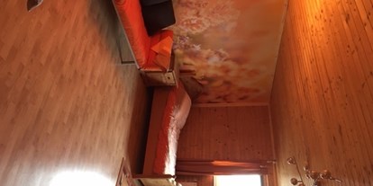 Monteurwohnung - PLZ 51643 (Deutschland) - Das gemütliche und doch geräumige Schlafzimmer ist für max. 4 Personen mit sehr bequemen Schlafgelegeheiten ausgestattet.  - Röhmann