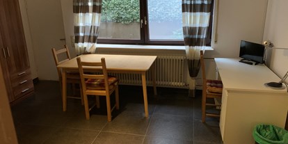 Monteurwohnung - Küche: Küchenmitbenutzung - PLZ 76137 (Deutschland) - Zimmer in WG für Pendler, Wochenendheimfahrer/Monteure Handwerke
