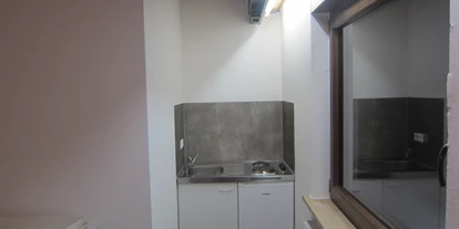 Monteurwohnung - Badezimmer: eigenes Bad - Göschitz - Küche - Hero Zimmer