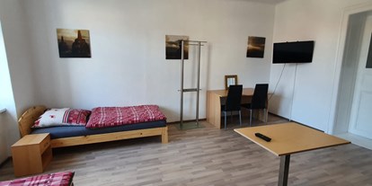 Monteurwohnung - Kühlschrank - Tauscha - Doppelzimmer 3 - McGoodnight - Monteurwohnung Nähe Dresden, bis zu 20 Personen