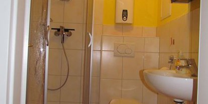 Monteurwohnung - Badezimmer: eigenes Bad - Morschen - Ferienwohnung & Monteurunterkunft Gauder