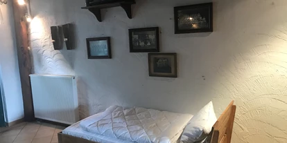 Monteurwohnung - TV - Oberlausitz - Bett im 3-Bett-Zimmer - Casa Rustica