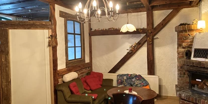 Monteurwohnung - TV - Oberlausitz - Couch mit TV  - Casa Rustica