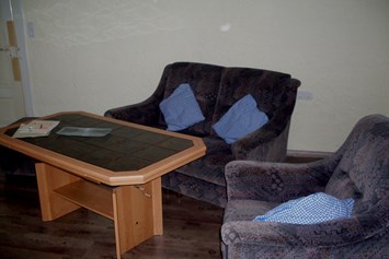 Monteurwohnung: Couch im Monteurzimmer Nordschwarzwald -  Monteurwohnung Nordschwarzwald