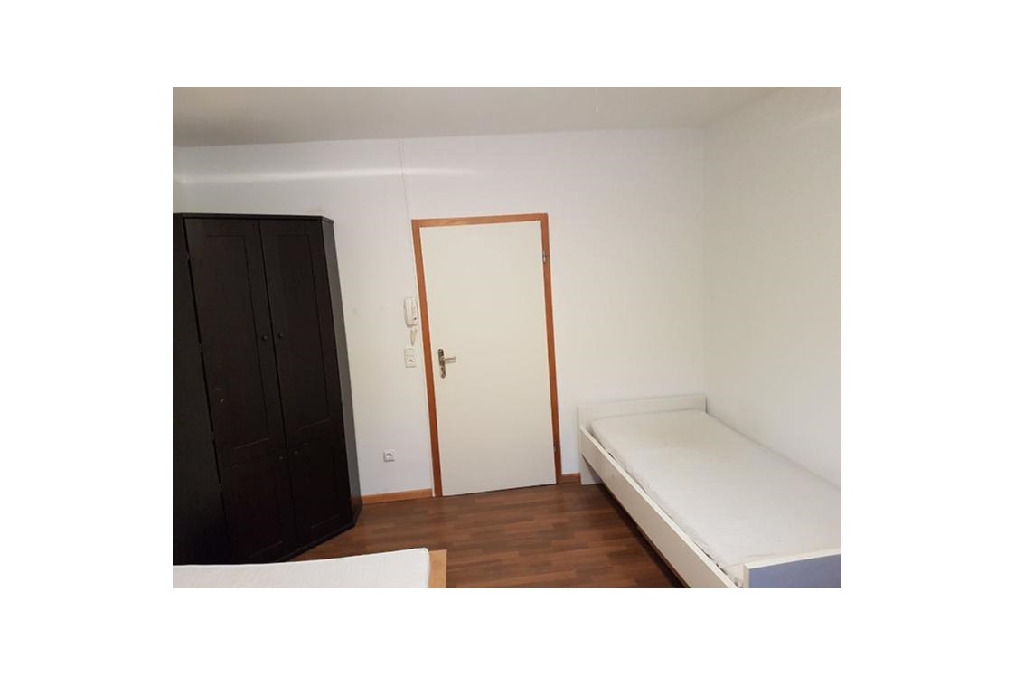 Monteurzimmer: Möbiliertes Zimmer 350€ inkl.allem - WG Zimmer im WG Haus nahe Mainz