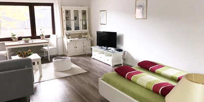Monteurwohnung - Hund erlaubt - Schleswig-Holstein - Wohn- und Schlafbereich
Schlafgelegenheit für max. 3 Personen.
Couch=Schlafcouch - Apartment Lara Bad Schwartau