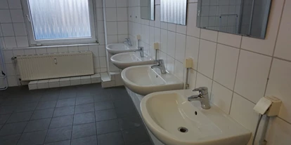 Monteurwohnung - Kühlschrank - Braunschweig - Waschbereich - Pension Salzgitter