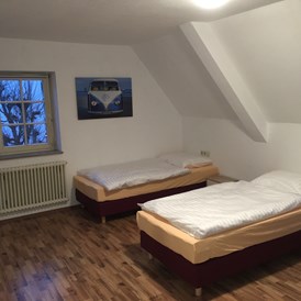 Monteurzimmer: Unsere 100qm Wohnung für 5-6 Personen

hier:
3 Bett Zimmer - Restaurant Engel Tuttlingen Einzelzimmer und 5-7 Personen 100qm Wohnung