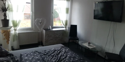Monteurwohnung - Hund erlaubt - Schleswig-Holstein - Grosser Flachbildschirm. - "Zur Fähre"