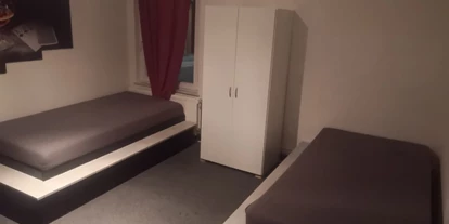 Monteurwohnung - Hund erlaubt - Schleswig-Holstein - Doppelzimmer mit Boxspringbetten. - "Zur Fähre"