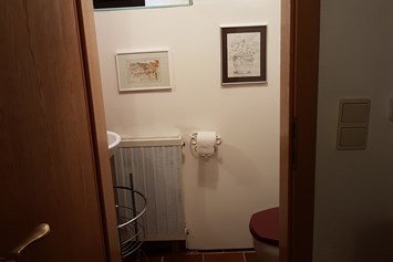 Monteurzimmer: Gäste WC - Mein Franken Haus
