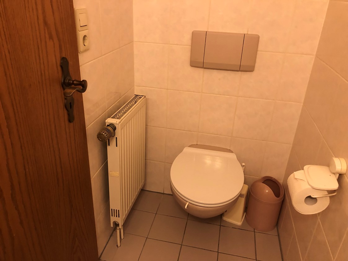 Monteurzimmer: Toilette/WC - Gästehaus Leidersbach bei Aschaffenburg