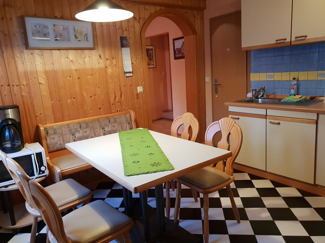 Monteurzimmer: vollausgastattete Küche - FeWo "Taunusgast"