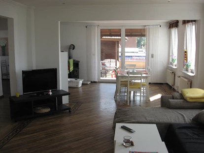 Monteurwohnung - TV - Deutschland - Große Wohnung im 1. Stock mit 50 qm² Dachterrasse mit separaten Schlafzimmern im 2. Stock. Offene Wohnküche und zwei Bädern.
Tolle großzügige Zimmer. - Monteurwohnung Bremerhaven