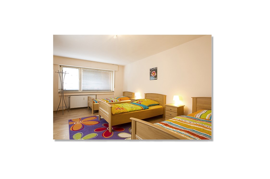Monteurzimmer: Schlafzimmer 2 - Apartment 3, vollausgestattete Wohnung für 4 - 6 Personen