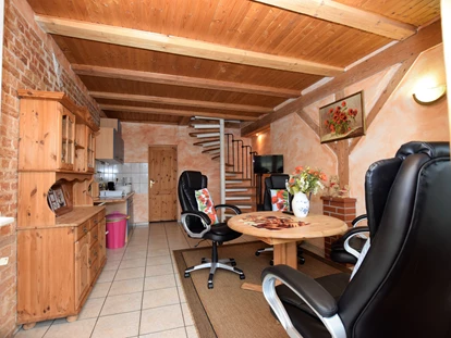 Monteurwohnung - TV - Deutschland - Tisch - Fischerhof Müritz