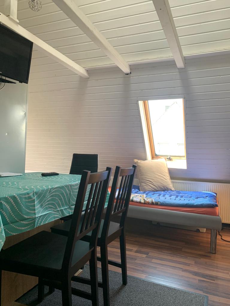 Monteurwohnung - Zimmertyp: Mehrbettzimmer - Hessen - 4 Bettzimmer - Monteur Ferienhaus 