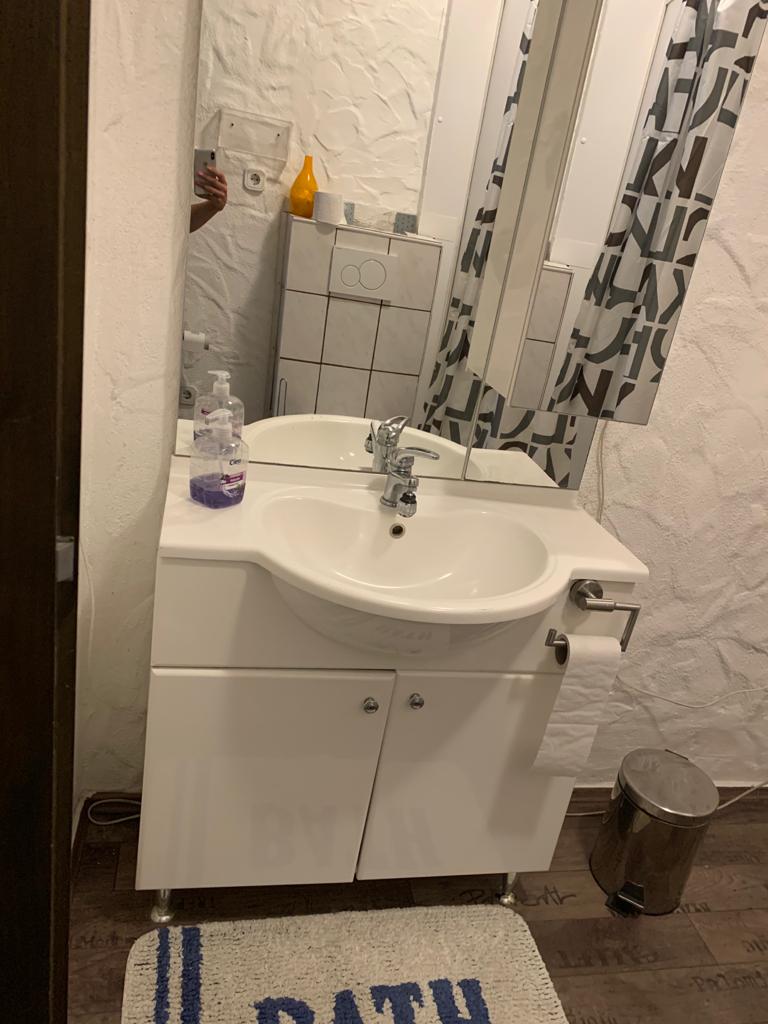 Monteurwohnung - Zimmertyp: Mehrbettzimmer - Hessen - eins der Bäder - Monteur Ferienhaus 