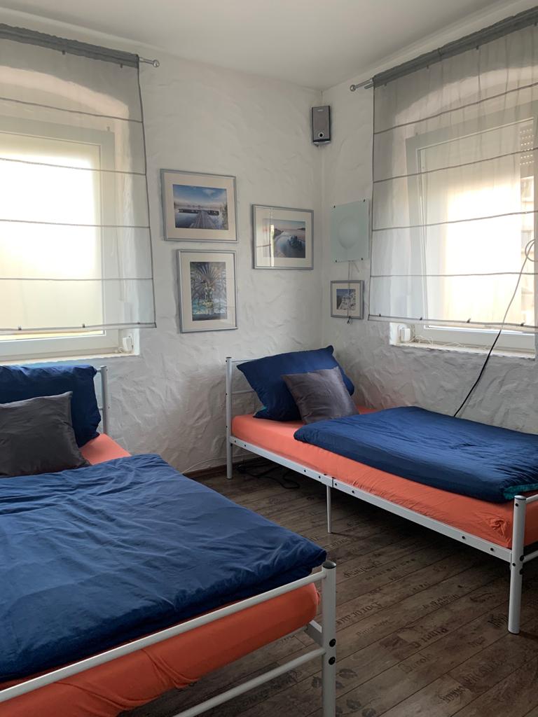 Monteurzimmer: Dreibettzimmer - Monteur Ferienhaus 