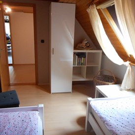 Monteurzimmer: Schlafzimmer mit 2 getrennten Betten - Ferienwohnung für Monteure/Arbeiter Weidhausser Gunzenhausen