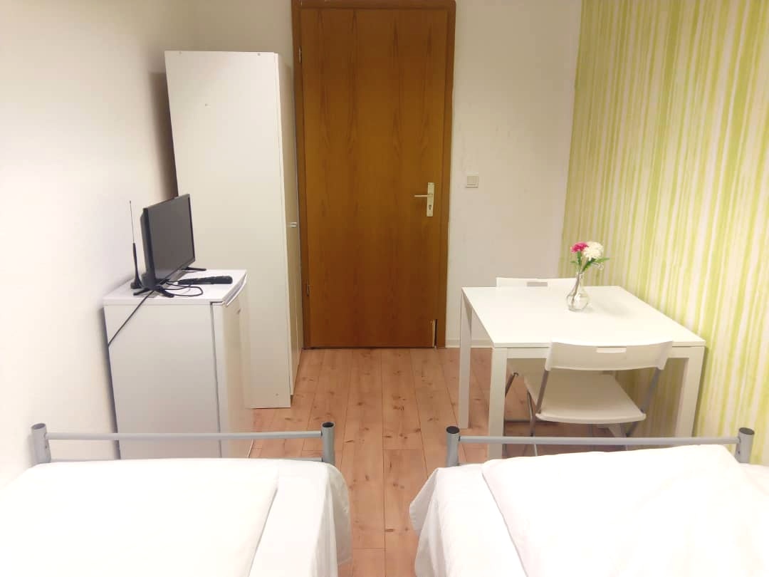 Monteurzimmer: Zimmer ab 8€