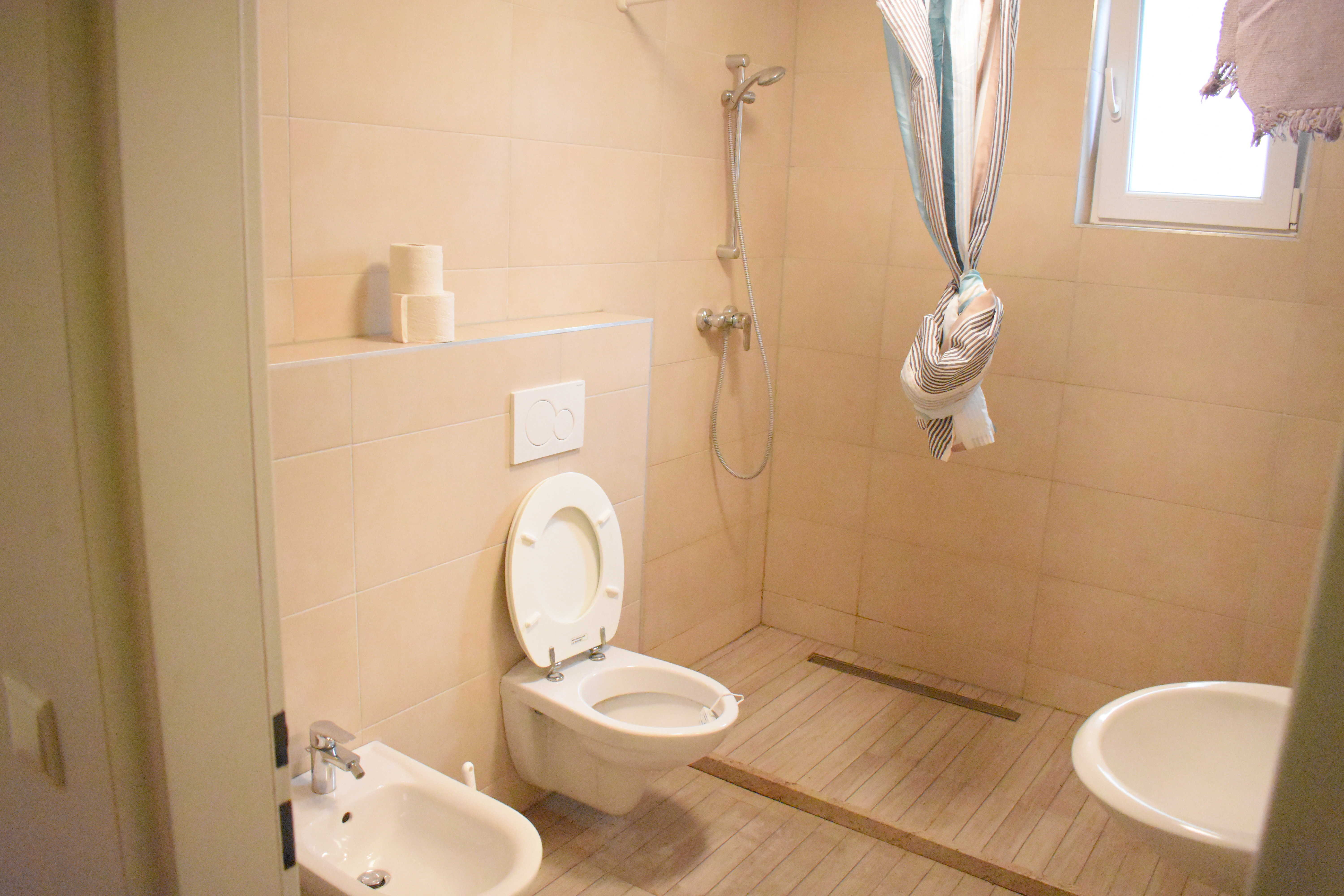 Monteurzimmer: Triangle Management GmbH