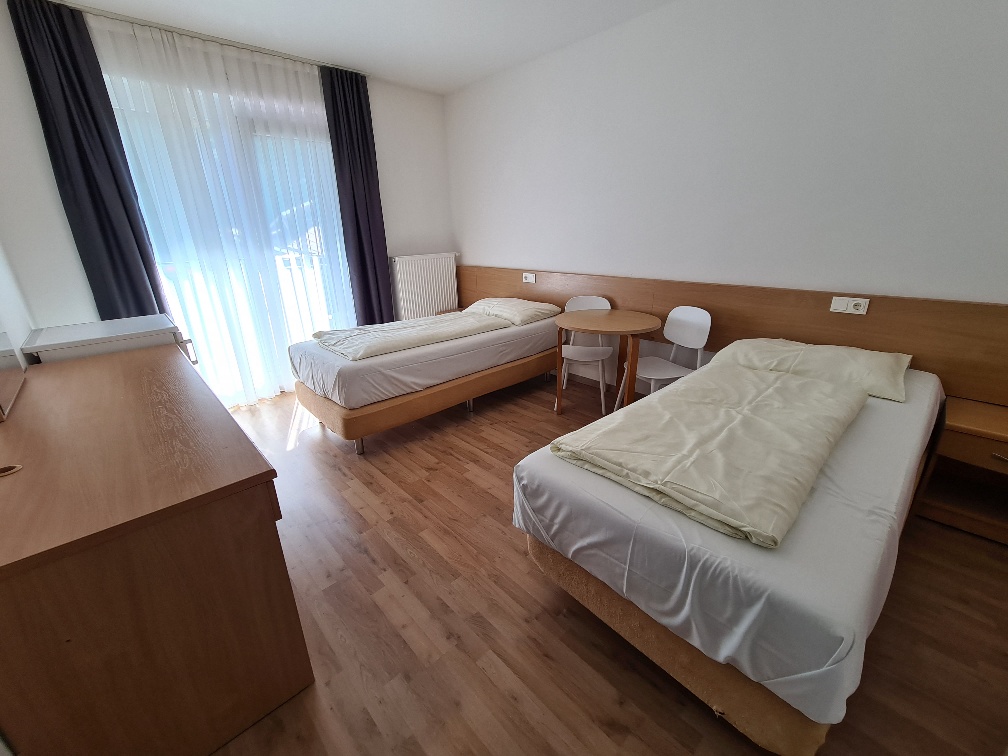 Monteurzimmer: Triangle Management GmbH